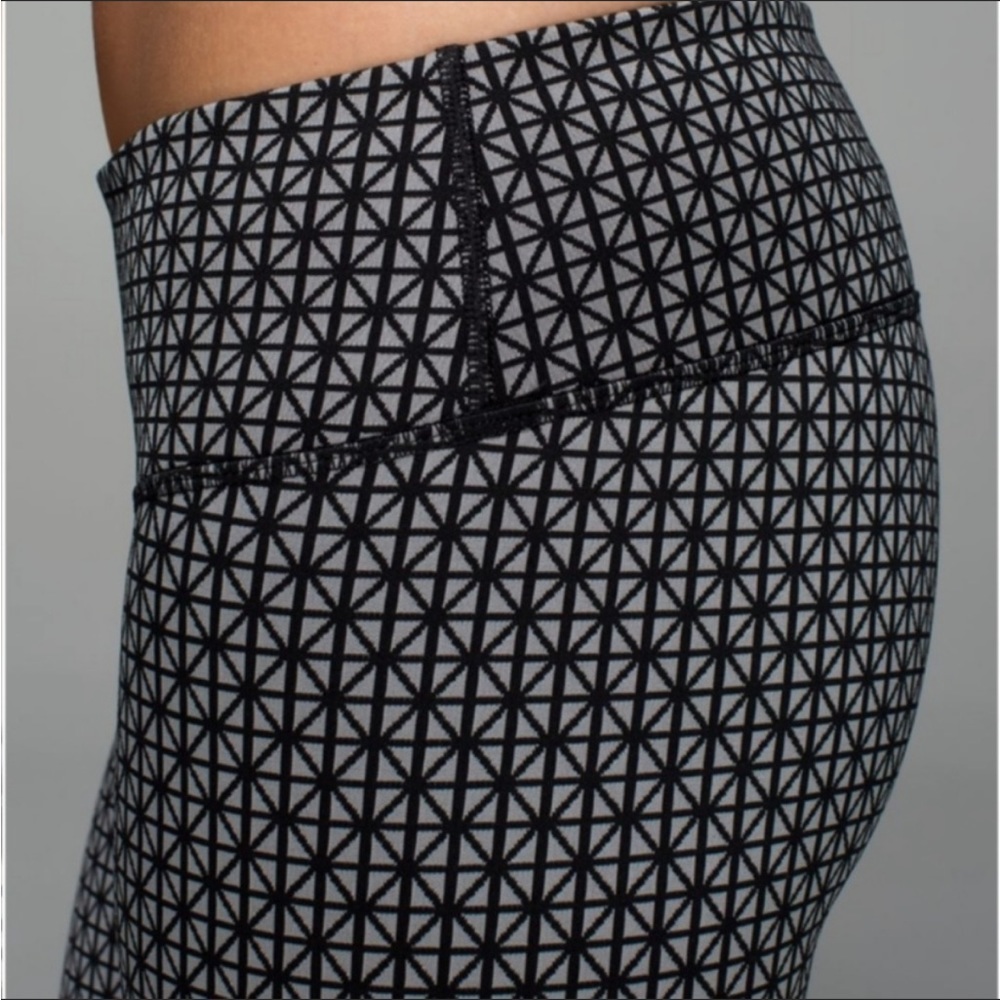 Lululemon Wunder Under Leggings - Picture 3 of 7